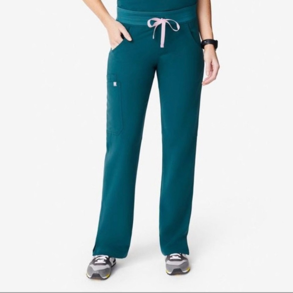 FIGS Caribbean Blue Kade Cargo Scrub Pants. size S